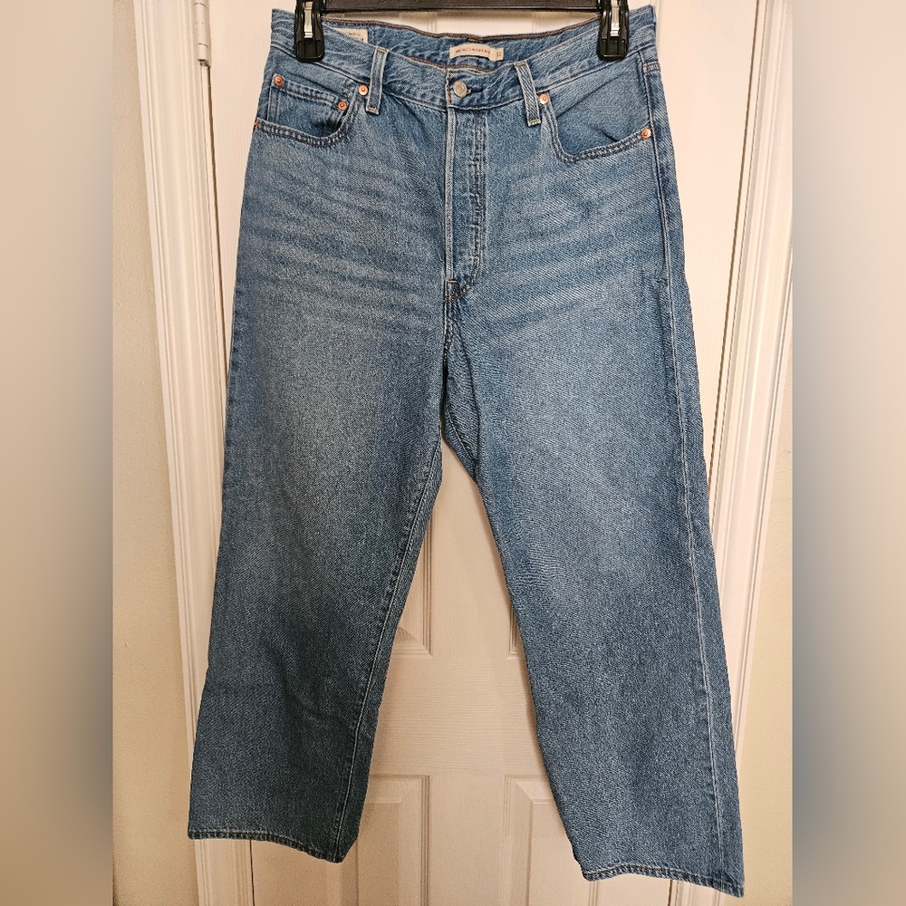 Levi's Premium Button Fly Ribcage Straight Ankle Jeans size 32